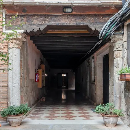 Palazzo Dolfin - Piazza San Marco Lovely Apartment Venice Exterior photo